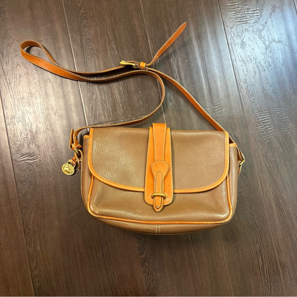 Vintage Dooney and Bourke Leather Crossbody Shoulder Bag Purse